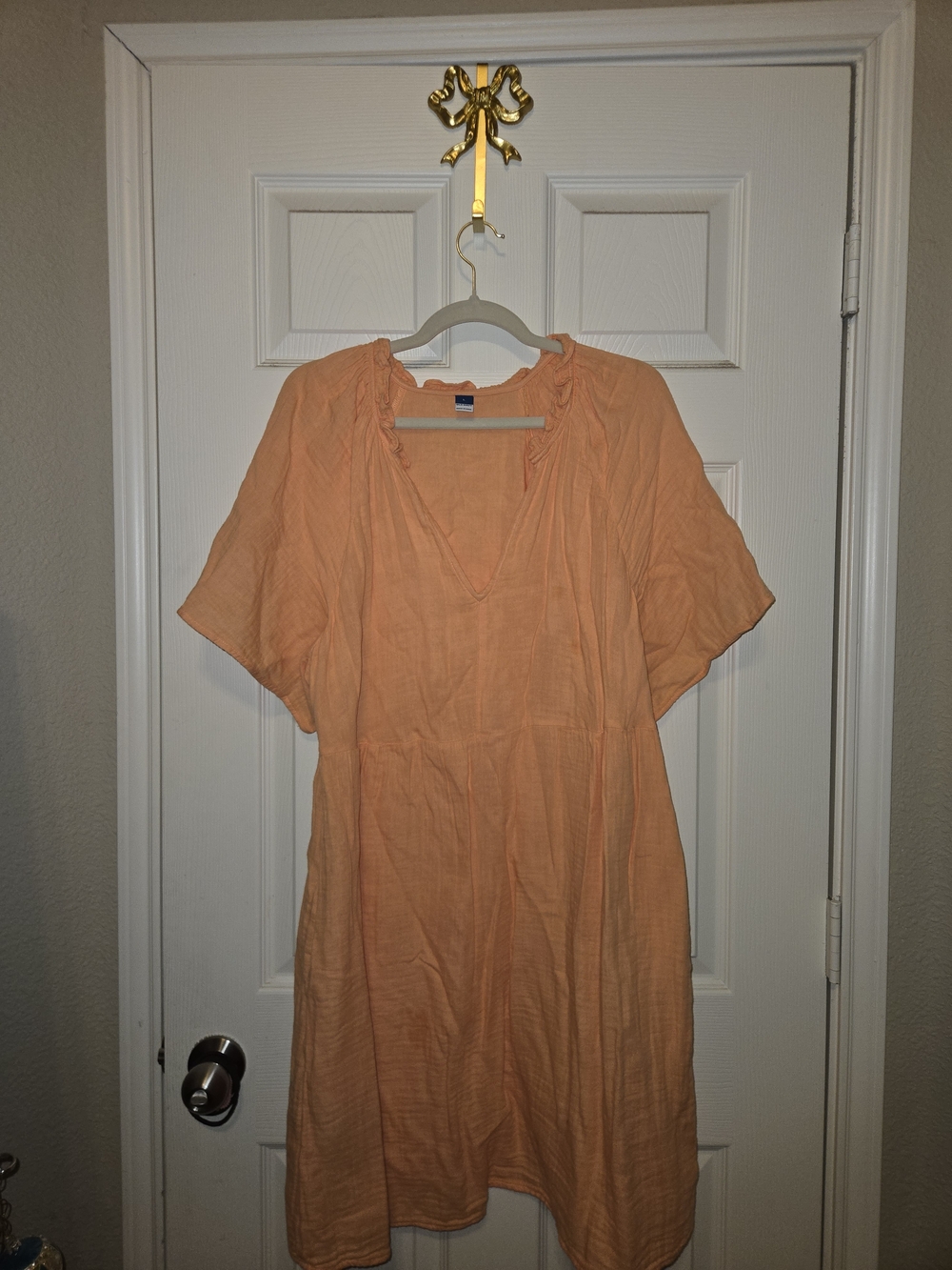 Old Navy Peach Short-Sleeve V-Neck Dress